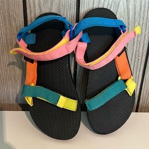 teva color block velcro sandles